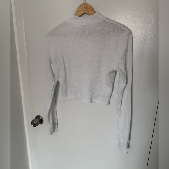 Aritzia TNA Waffle Knit White Long Sleeve Top Size M - Picture 3 of 4